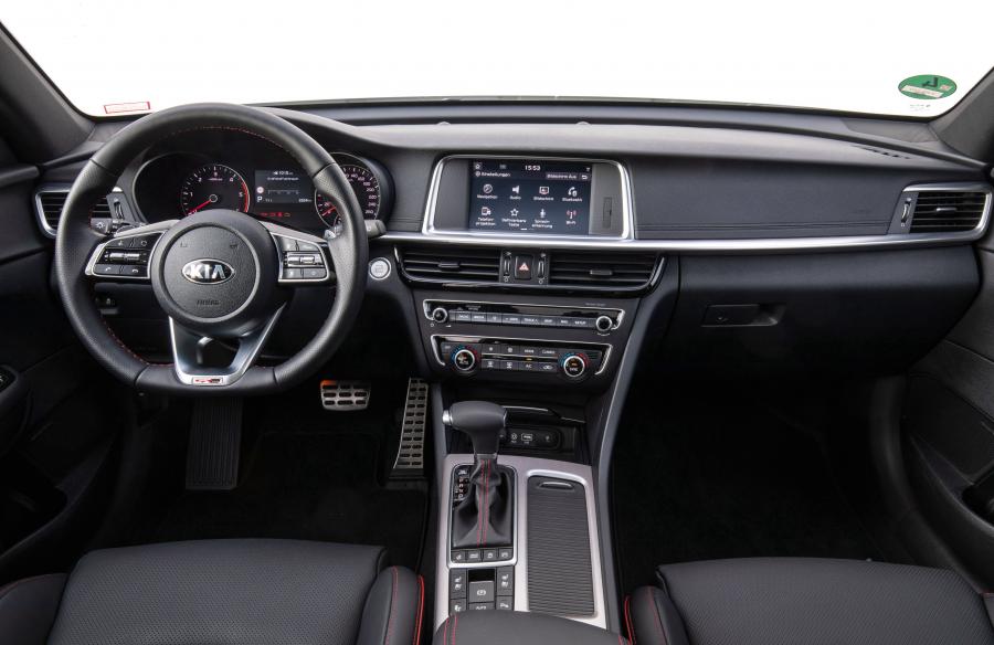 Торпедо Kia Optima Sportswagon GT Line (JF) 2018 года  (WW) (фото 15 из 44)